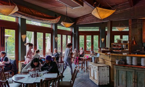 River_cafe_Calgary_windows_dining_room_patio